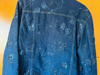 Chaqueta tejana bordada floral XL