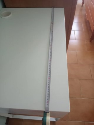 Mesa escritorio Ikea blanca con cajón