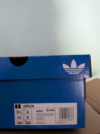 Caja Adidas Originals Ozelia Vacía