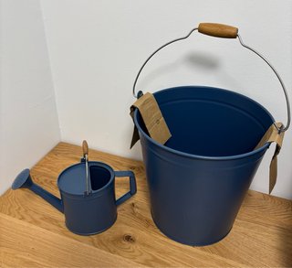 Cubo y regadera Ikea