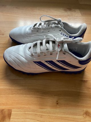 Zapatillas Futbol Adidas multitacos. Talla 35