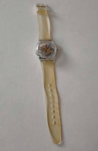 Reloj Swatch Jelly Fish Transparente