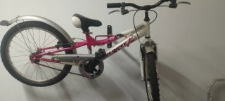 Bicicleta niña rosa y blanca