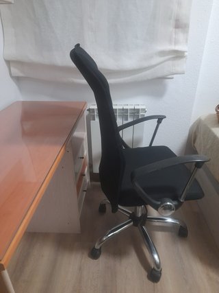 Escritorio madera y cristal con silla