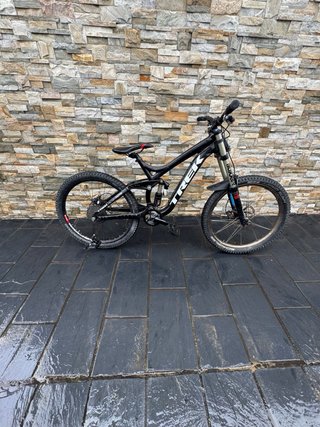 Bicicleta DH Trek