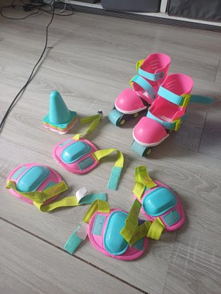 Patines y protecciones infantiles rosas