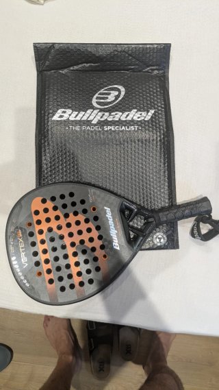 Bullpadel Vertex 04 Hybrid 2025
