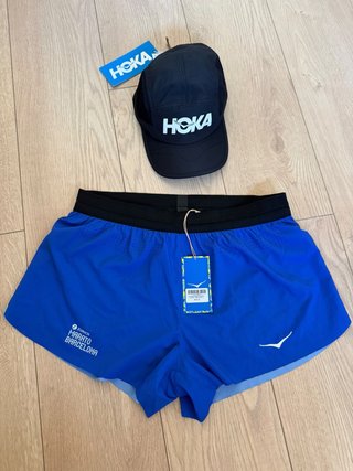 Hoka Marató Barcelona Short y Gorra Nuevos