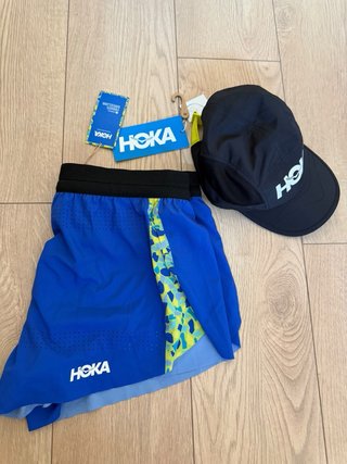 Hoka Marató Barcelona Short y Gorra Nuevos