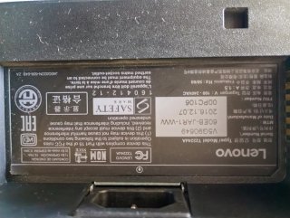 2 Monitores Lenovo con muy poco uso. 15€ cada uno