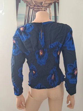 Blusa Desigual floral azul y negra