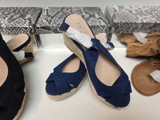 SANDALIA DE CUÑA BAJA ANTELINA. Stock Liquidacion