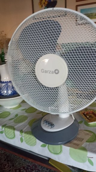 Ventilador de mesa Garza blanco y gris