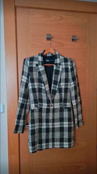 Abrigo de mujer, de cuadros, talla S. Zara