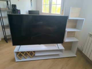 Mueble TV blanco y madera