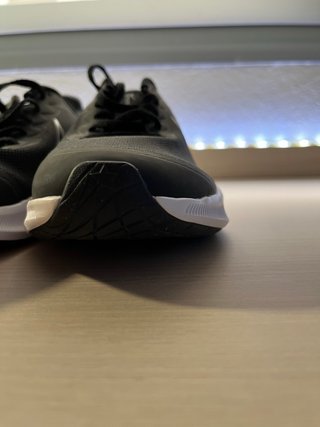 Nike deportivas running negras y blancas talla 39