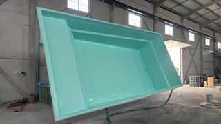 Piscina de poliéster 7x 3 con playa