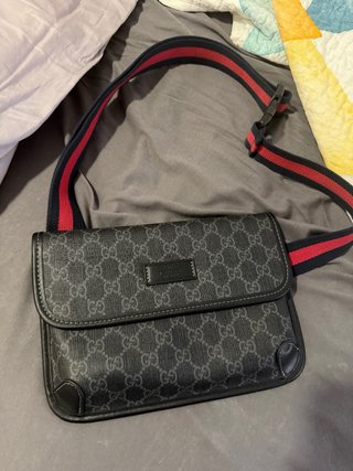 Riñonera Gucci Negra y Roja