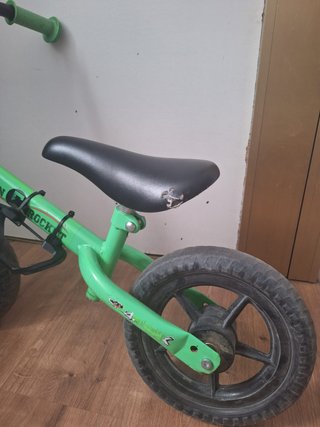 Bicicleta de equilibrio Chicco roja