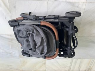 Carrito Bebeconfort Silla y Capazo Gris