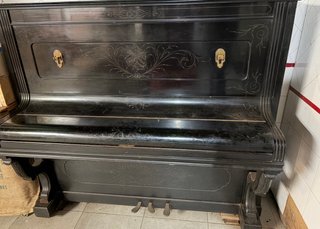 Piano antiguo de regalo
