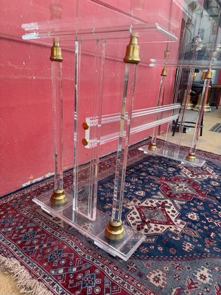 Mesa de comedor acrílico y cristal