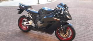 Honda CBR1000RR 2005 Negra