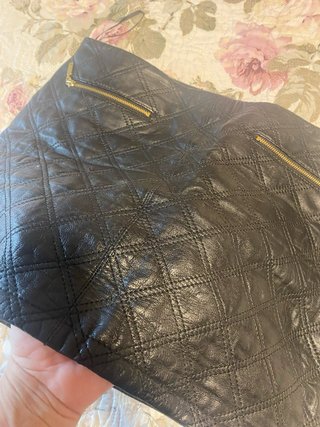 Minifalda Zara efecto piel acolchada