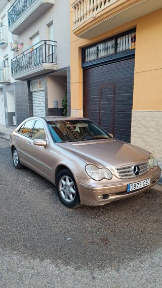 Mercedes-Benz Clase C 2004