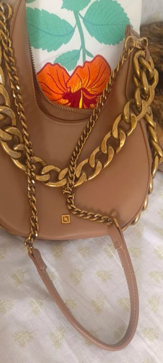 Bolso Beige Cadena Dorada