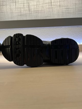 Zapatillas deportivas negras y grises talla 39