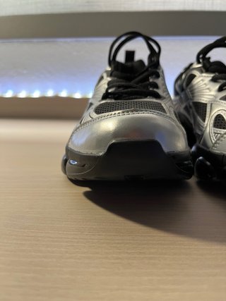 Zapatillas deportivas negras y grises talla 39