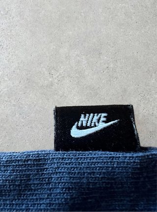 T-shirt Nike blu scuro – Taglia S
