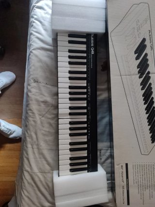 Teclado controlador Alesis Q49 USB/MIDI