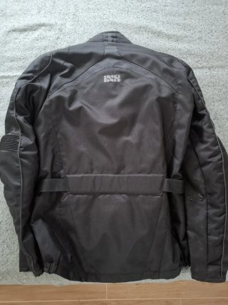 Chaqueta de moto con protección