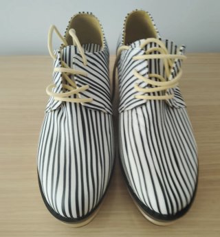 Zapatos Bellahari Rayas Blanco y Negro
