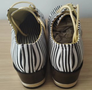 Zapatos Bellahari Rayas Blanco y Negro