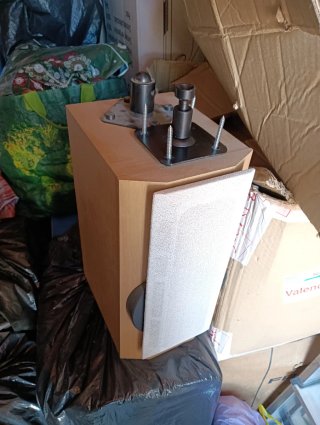 Pareja de Altavoces Marrones y Blancos