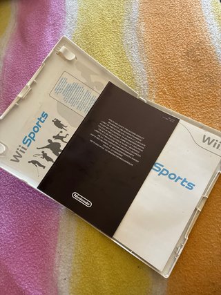 Caja Wii Sports Wii con papeles