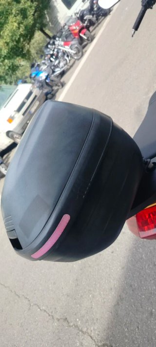 Baúl Moto 27L Negro Maxi Scooter