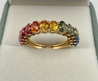 Anillo de oro 18 kt zafiros de colores