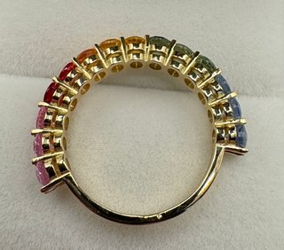 Anillo de oro 18 kt zafiros de colores