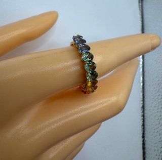 Anillo de oro 18 kt zafiros de colores