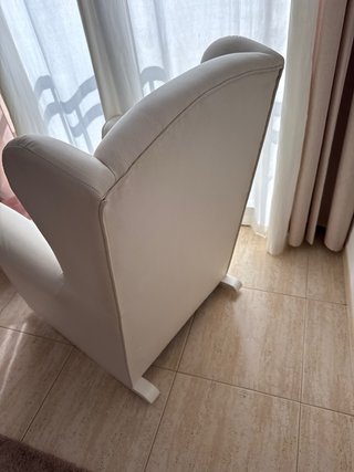 Mecedora polipiel beige