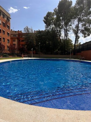 Pisazo en Castellarnau con piscina, padel y parque