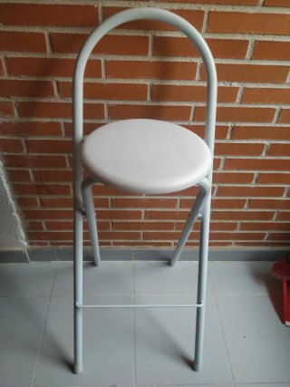 Taburete blanco plegable