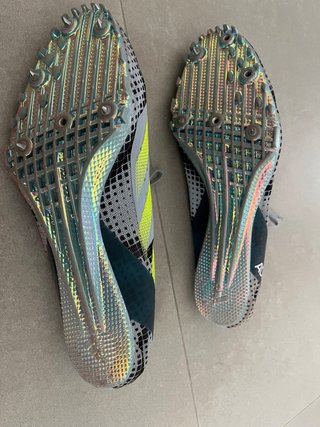 Zapatillas Adidas Atletismo Gris y Amarillo