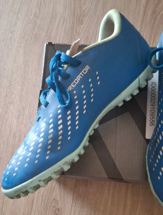 Zapatillas Adidas Futbol Multitacos Niño Azul.