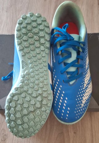Zapatillas Adidas Futbol Multitacos Niño Azul.