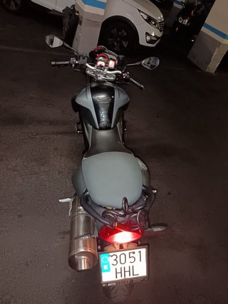 Moto BMW F 800 R Negra/Gris